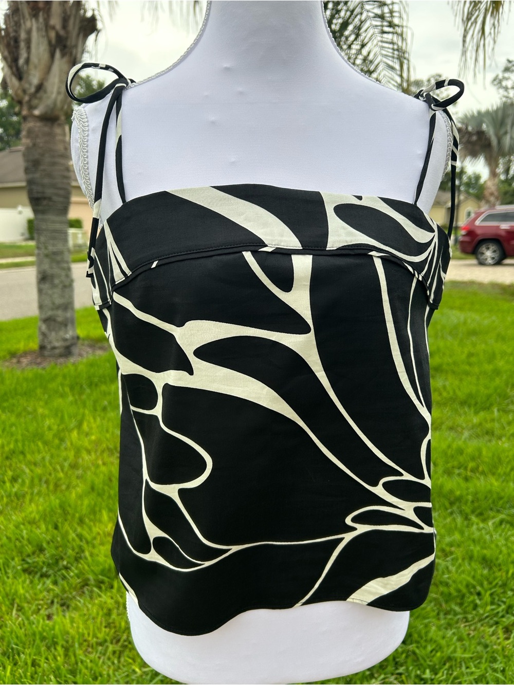 NWT🌷Express Black and Cream Strapless Tie-Shoulder Dress